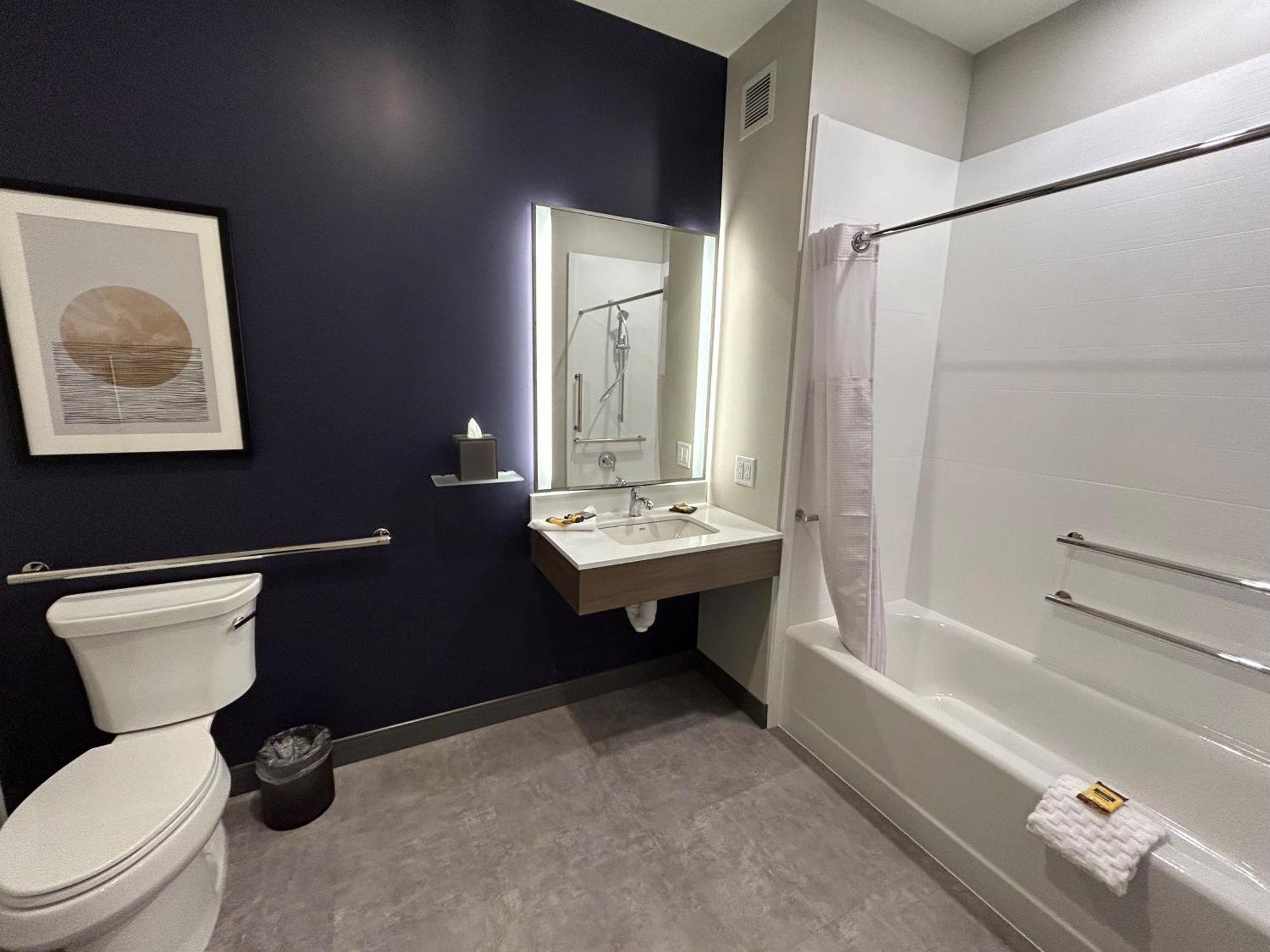 Best Western Plus Marquette Hotel & Suites Bagian luar foto