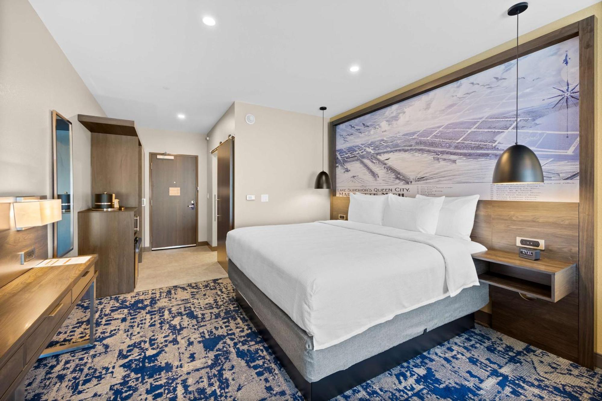 Best Western Plus Marquette Hotel & Suites Bagian luar foto