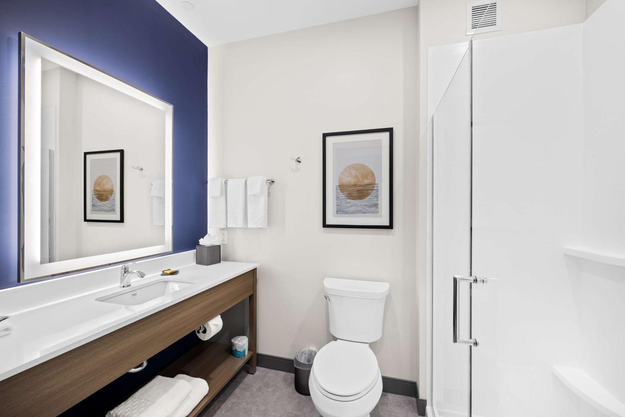 Best Western Plus Marquette Hotel & Suites Bagian luar foto